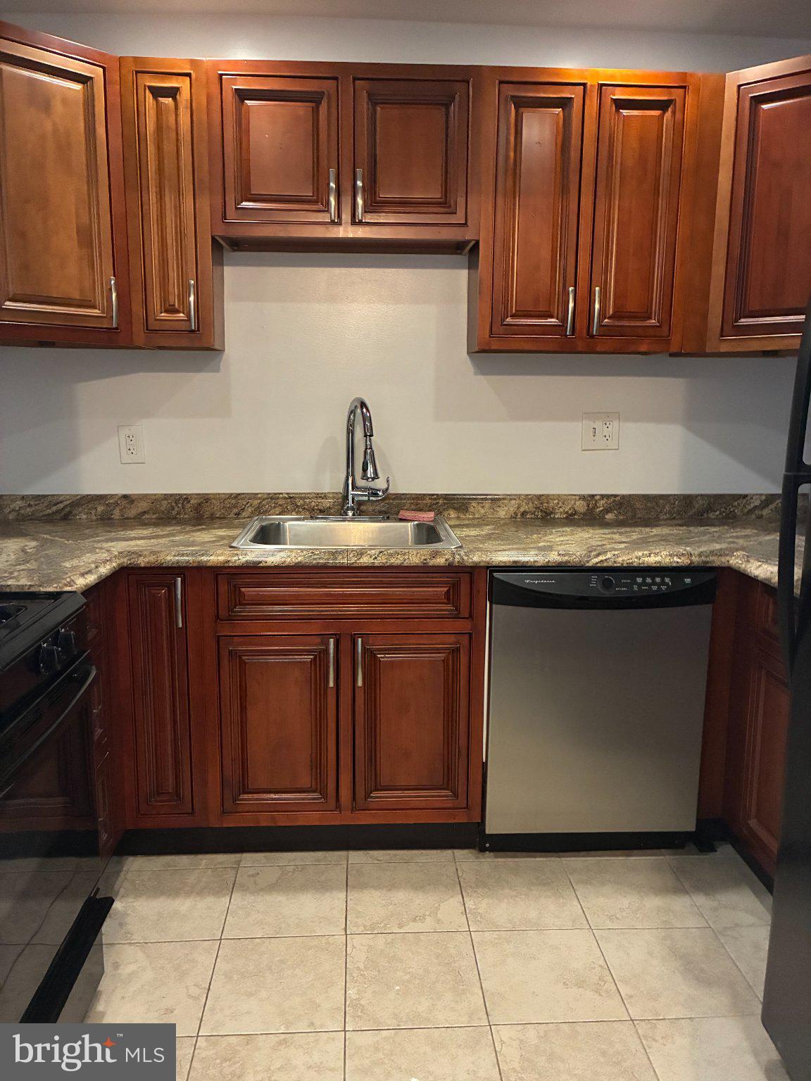 3801 Swann Road, Unit 201 Suitland, MD 20746 - Photo 3 of 9 Kitchen