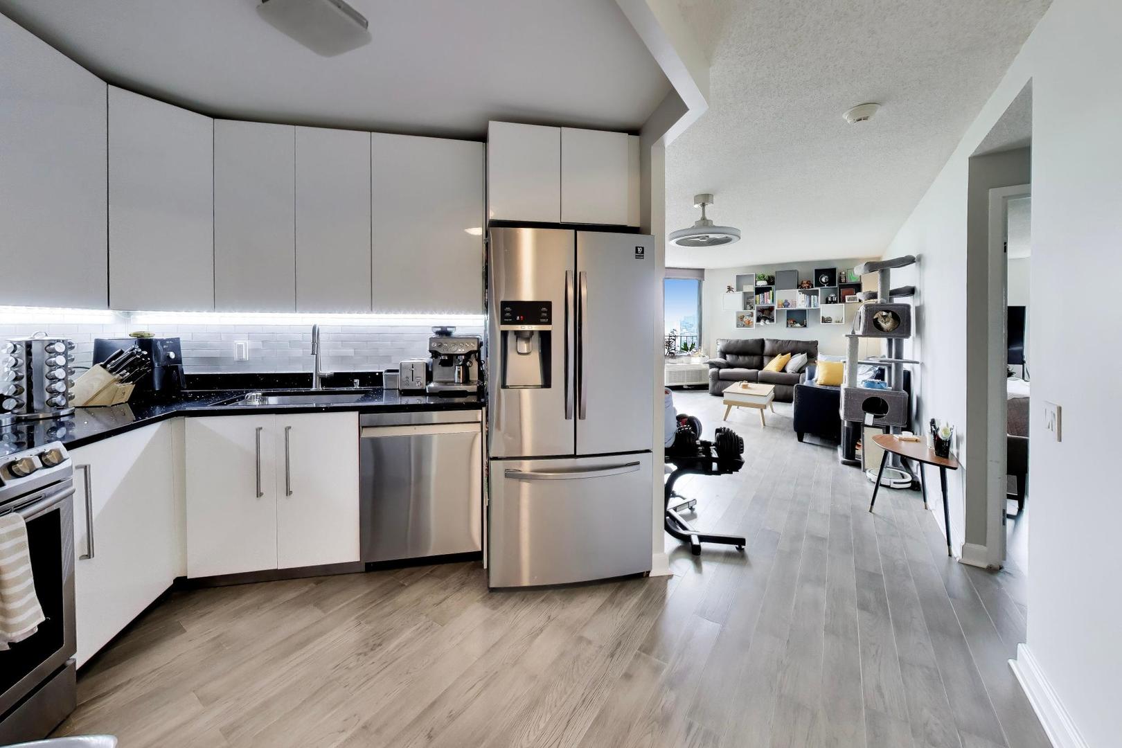 5320 North Sheridan Road, Unit 1403 Chicago, IL 60640 - Photo 12 of 41 Gallery Image 12