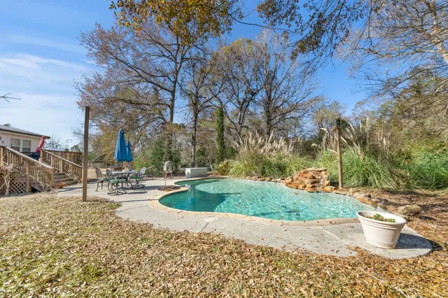 $1,500,000 | 10676 Rutherford Road, Cleveland, TX 77328