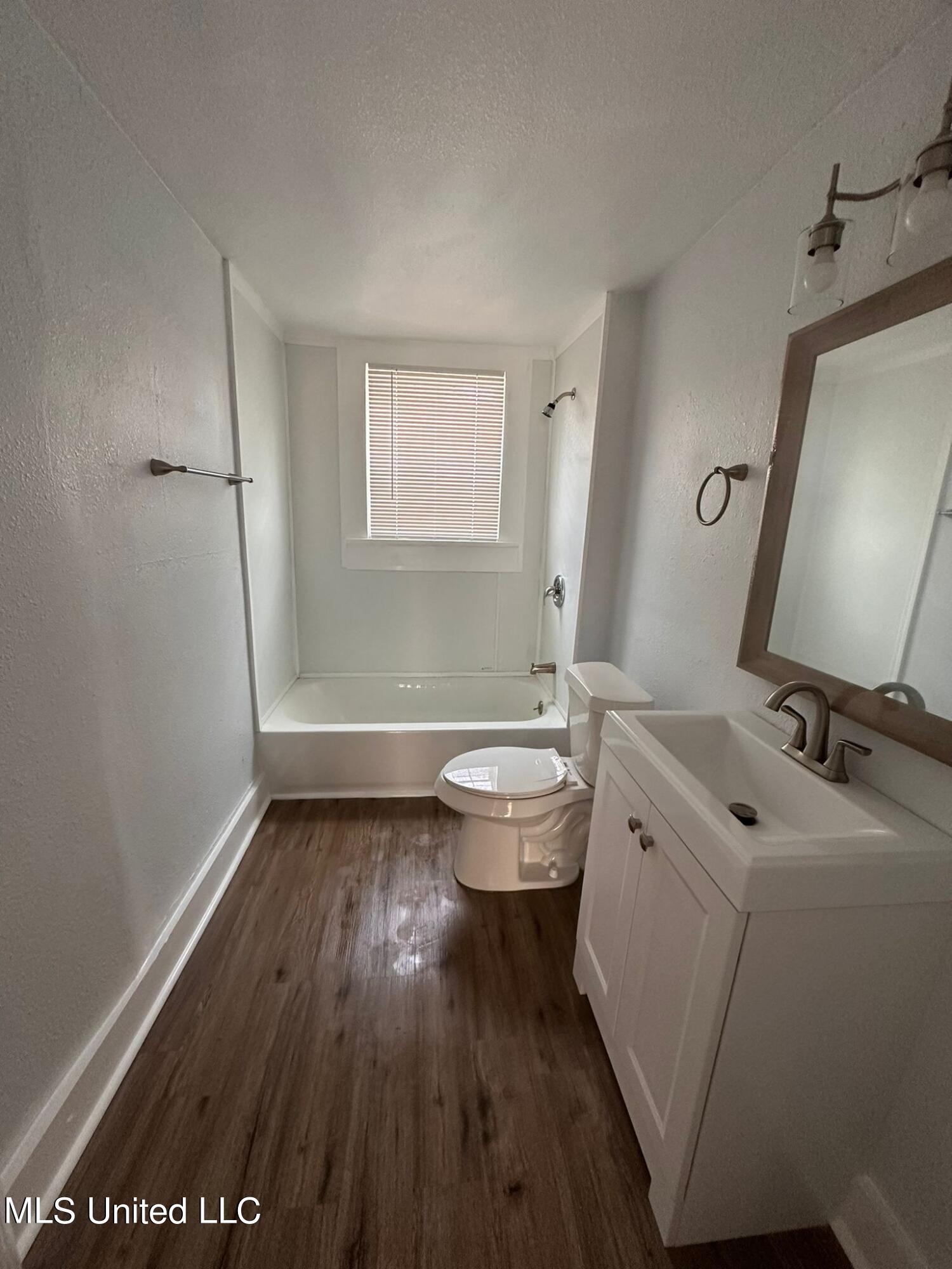 148 Princeton Street Jackson, MS 39203 - Photo 5 of 11 Bathroom