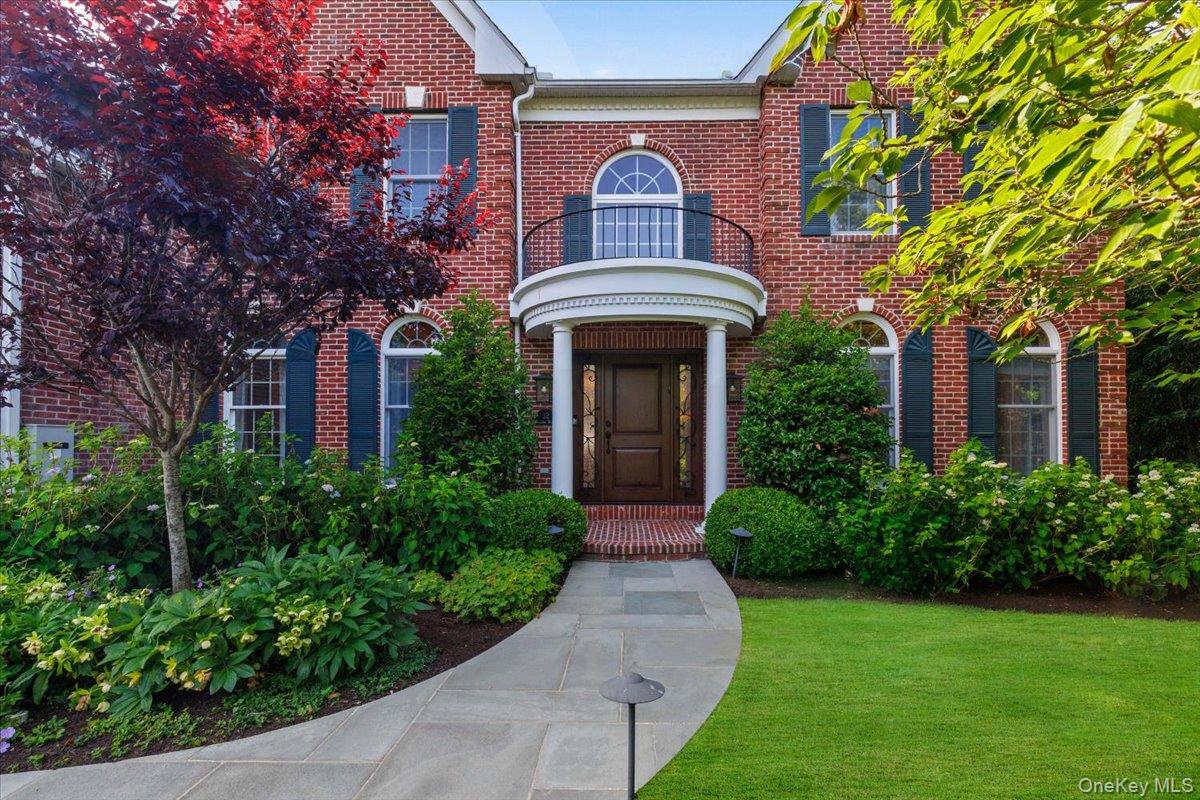 32 Rolling Ridge Road White Plains, NY 10605 - Photo 3 of 32 A graceful, inviting, center hall colonial.