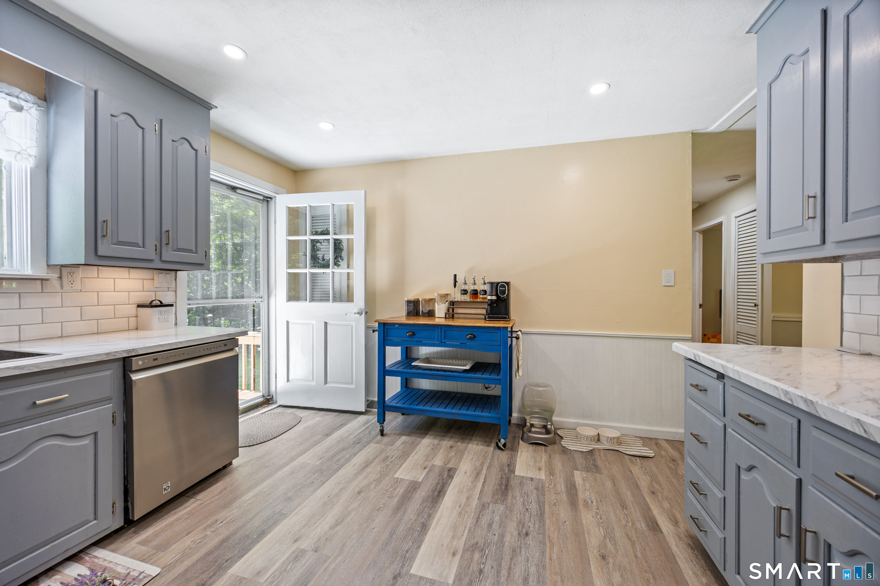 936 South Meriden Road Cheshire, CT 06410 - Photo 10 of 39