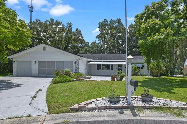 $240,000 | 10185 Southeast 175th Lane, Summerfield, FL 34491