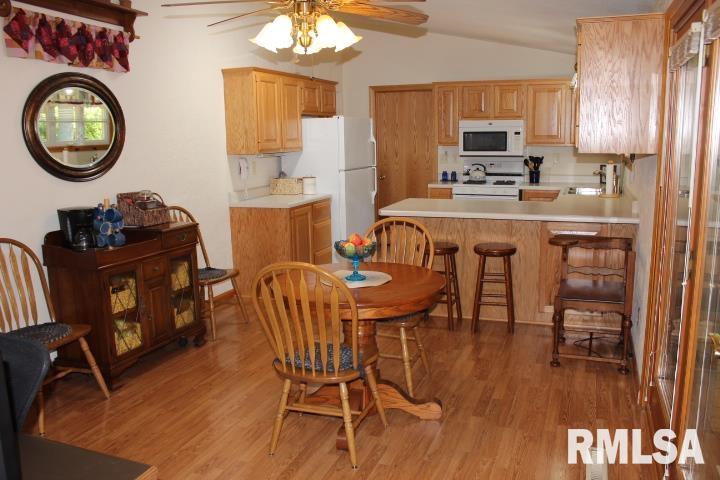 347 Harvester Road Canton, IL 61520 - Photo 11 of 36 Gallery Image 11