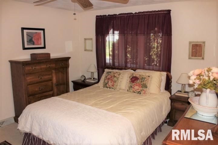 347 Harvester Road Canton, IL 61520 - Photo 12 of 36 Gallery Image 12