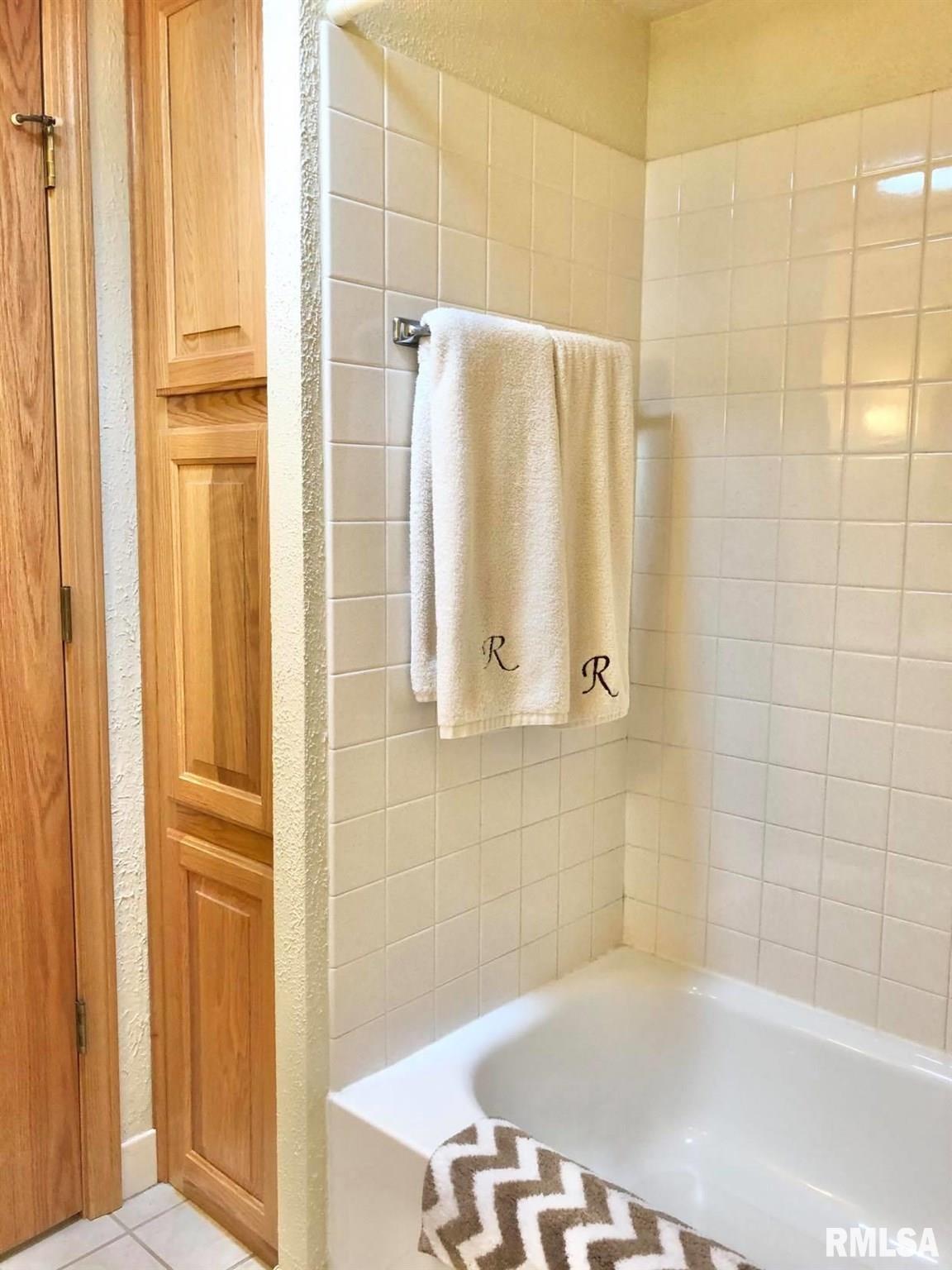 347 Harvester Road Canton, IL 61520 - Photo 20 of 36 Gallery Image 20
