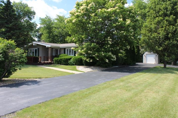 347 Harvester Road Canton, IL 61520 - Photo 3 of 36 Gallery Image 3
