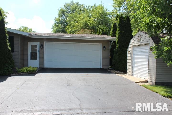 347 Harvester Road Canton, IL 61520 - Photo 4 of 36 Gallery Image 4