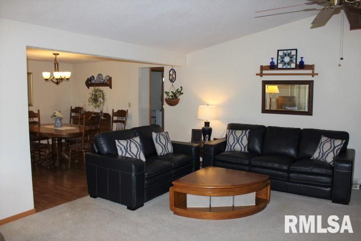 347 Harvester Road Canton, IL 61520 - Photo 6 of 36 Gallery Image 6