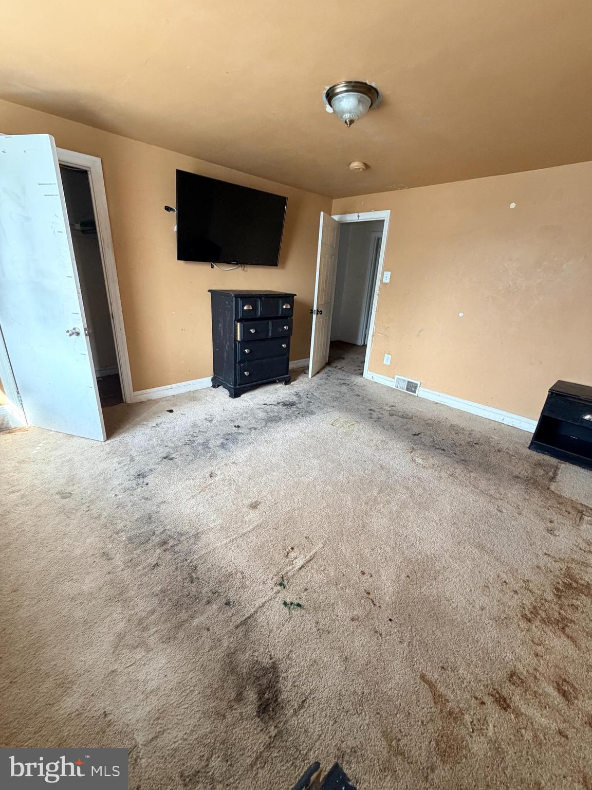 327 West 21st Street Chester, PA 19013 - Photo 13 of 34