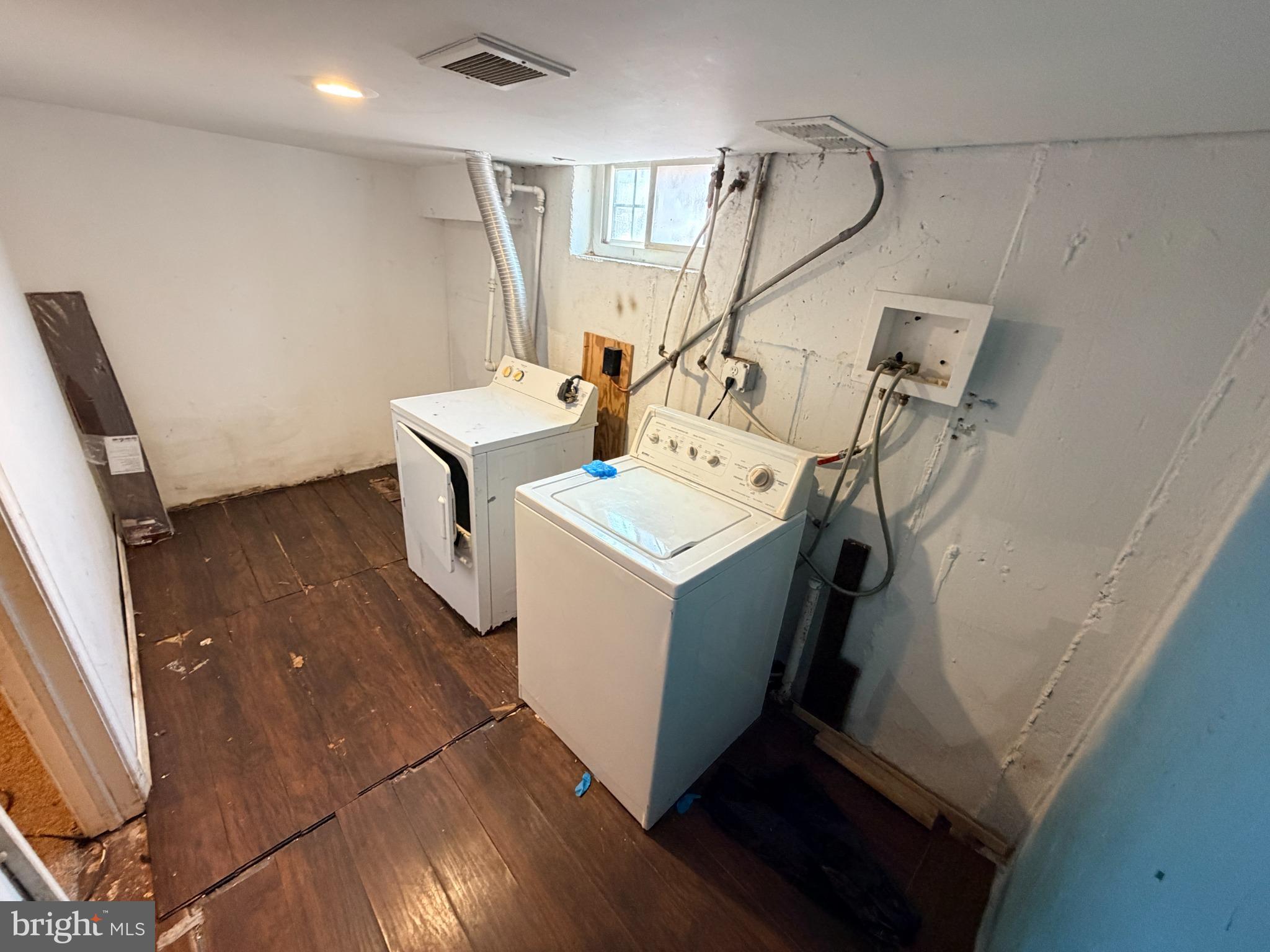 327 West 21st Street Chester, PA 19013 - Photo 23 of 34