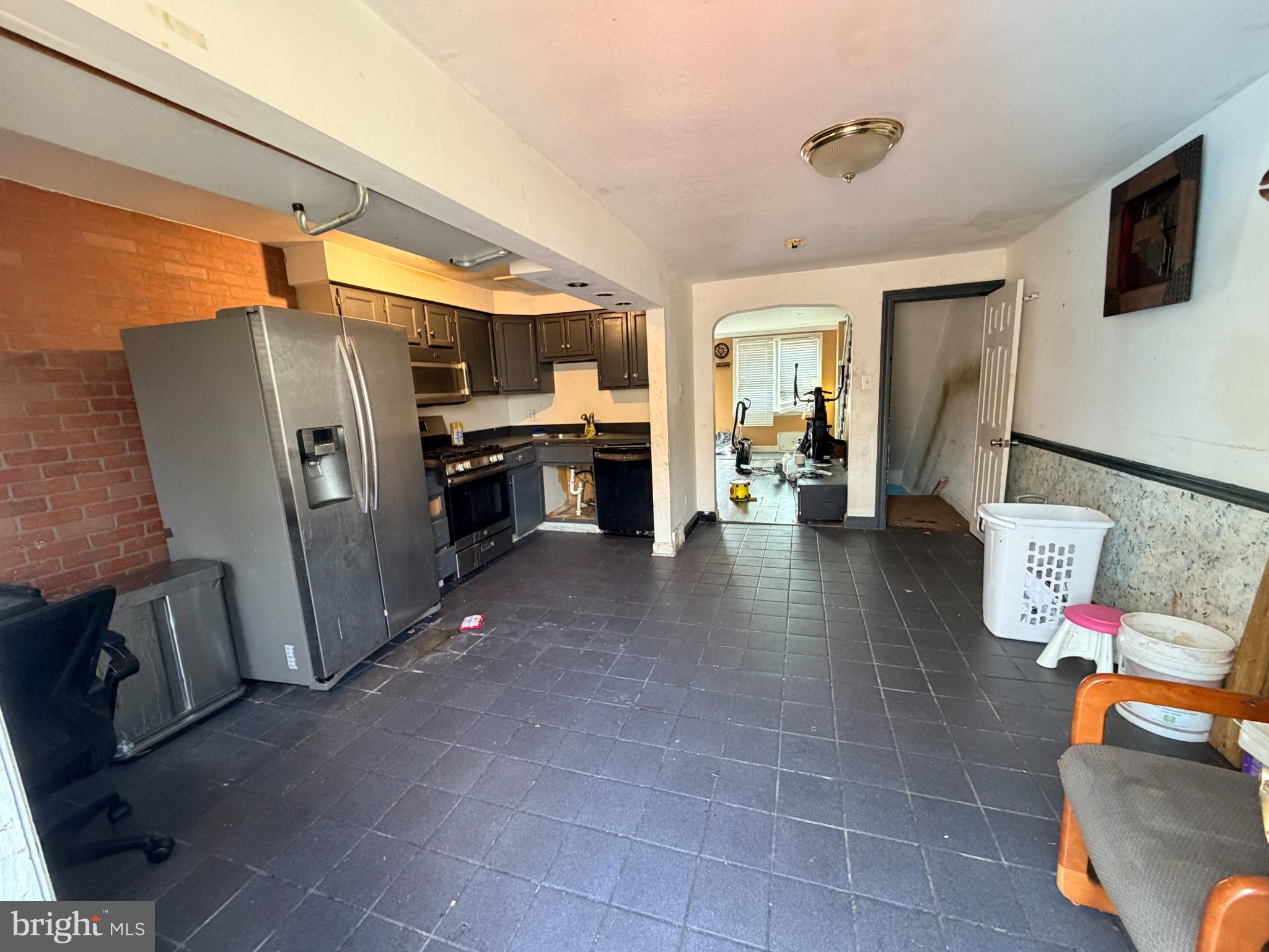 327 West 21st Street Chester, PA 19013 - Photo 9 of 34
