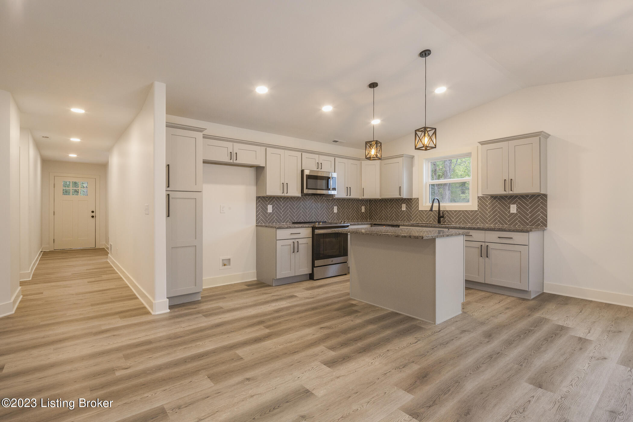 515 South Park Road Fairdale, KY 40118 - Photo 18 of 58 33
