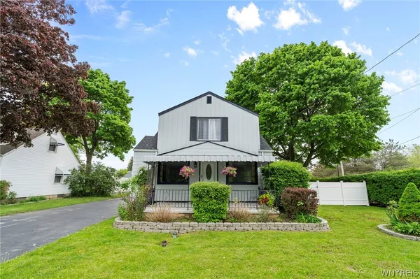 $289,900 | 372 Aurora Street, Lancaster, NY 14086