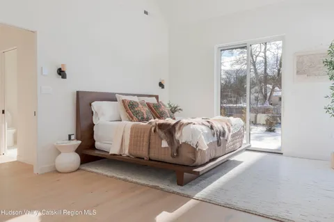 $1,200,000 | 3 Schoolhouse Road, Saugerties, NY 12477