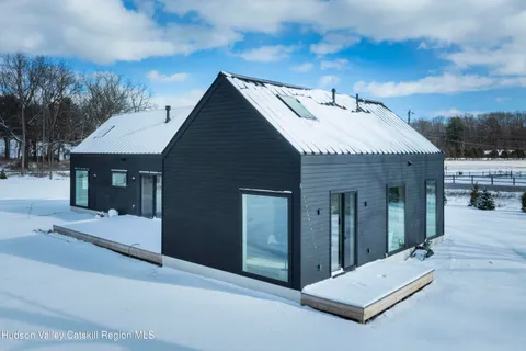 $1,200,000 | 3 Schoolhouse Road, Saugerties, NY 12477