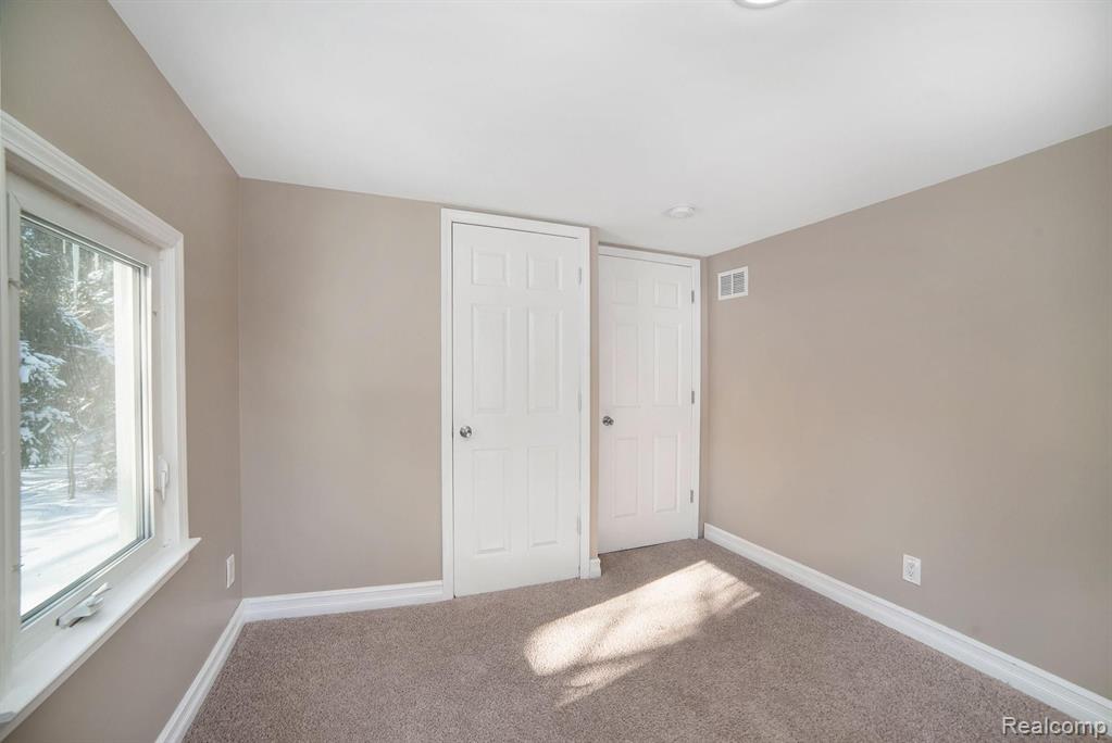 1005 Betts Road Leonard, MI 48367 - Photo 33 of 43