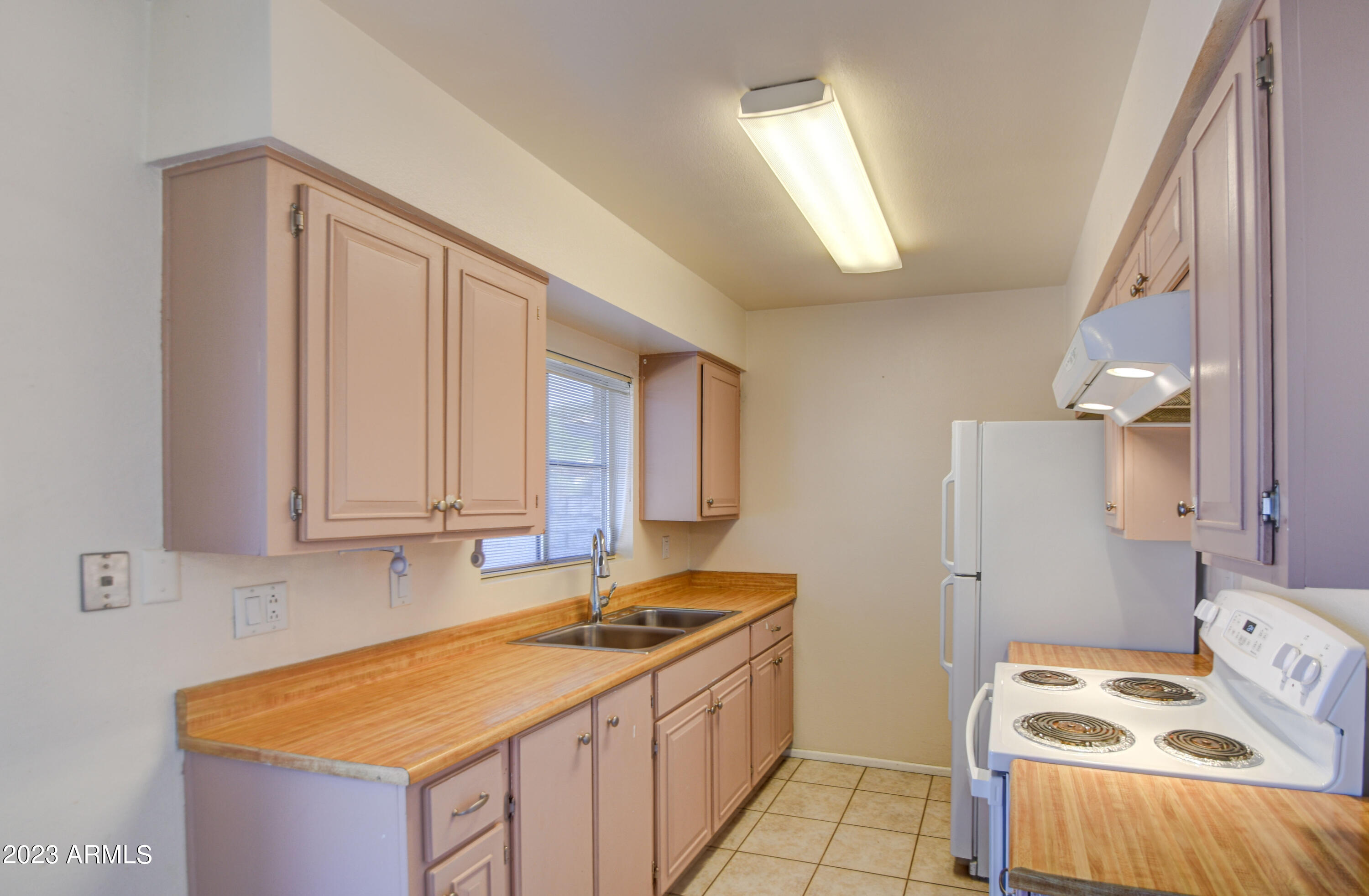 6414 South Newberry Road, Unit B Tempe, AZ 85283 - Photo 8 of 30 Kitchen 5
