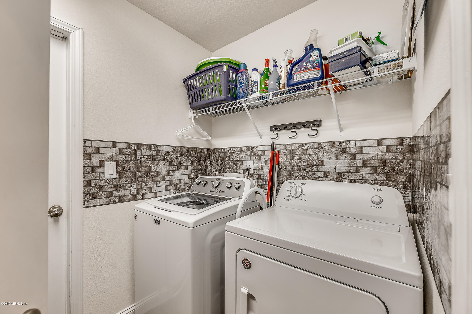 5892 Royalty Road Jacksonville, FL 32254 - Photo 10 of 30 5892 Royalty Rd-4133