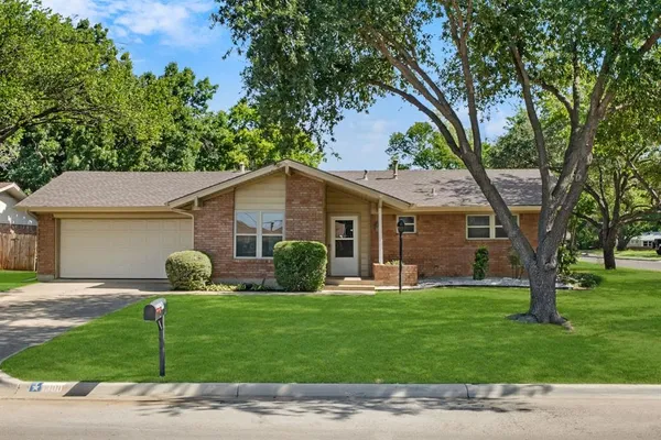 $354,000 | 1300 Amherst Drive, Denton, TX 76201