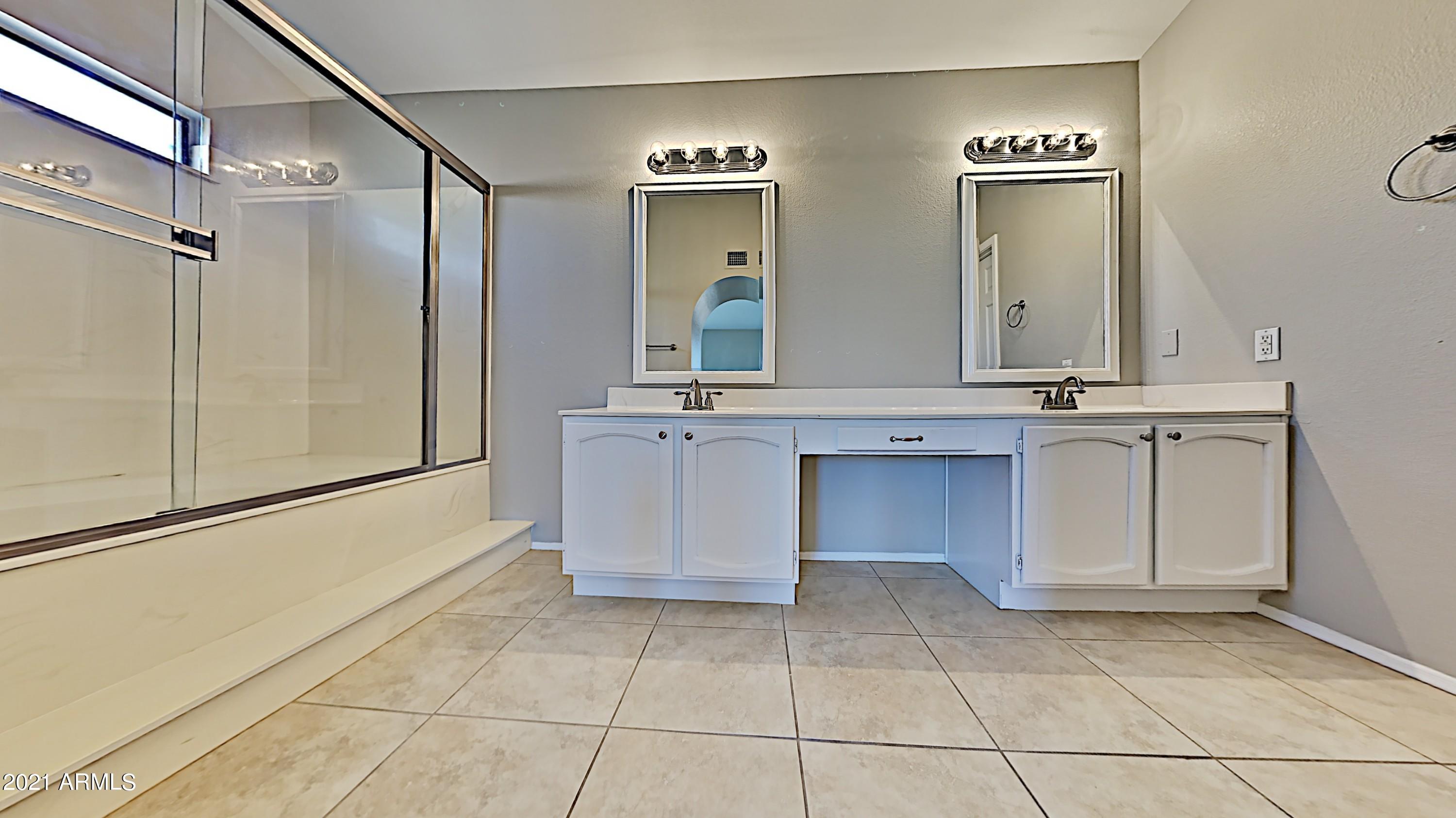 25 South Ocean Drive Gilbert, AZ 85233 - Photo 10 of 17 9_Image_0bYrE6Z3FP