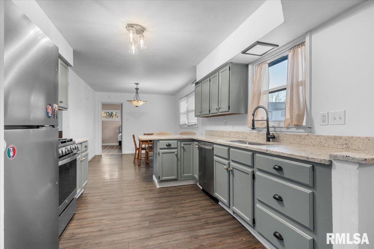 4216 Old Jacksonville Road Springfield, IL 62711 - Photo 11 of 32