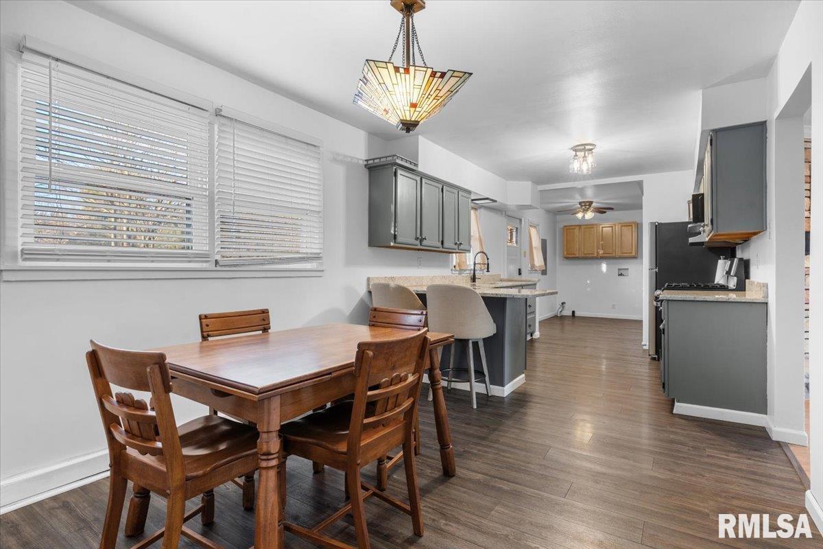 4216 Old Jacksonville Road Springfield, IL 62711 - Photo 12 of 32