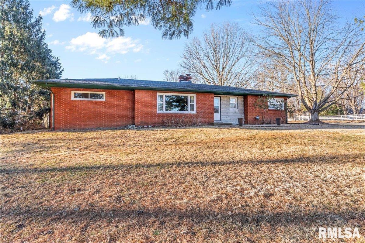 4216 Old Jacksonville Road Springfield, IL 62711 - Photo 3 of 32