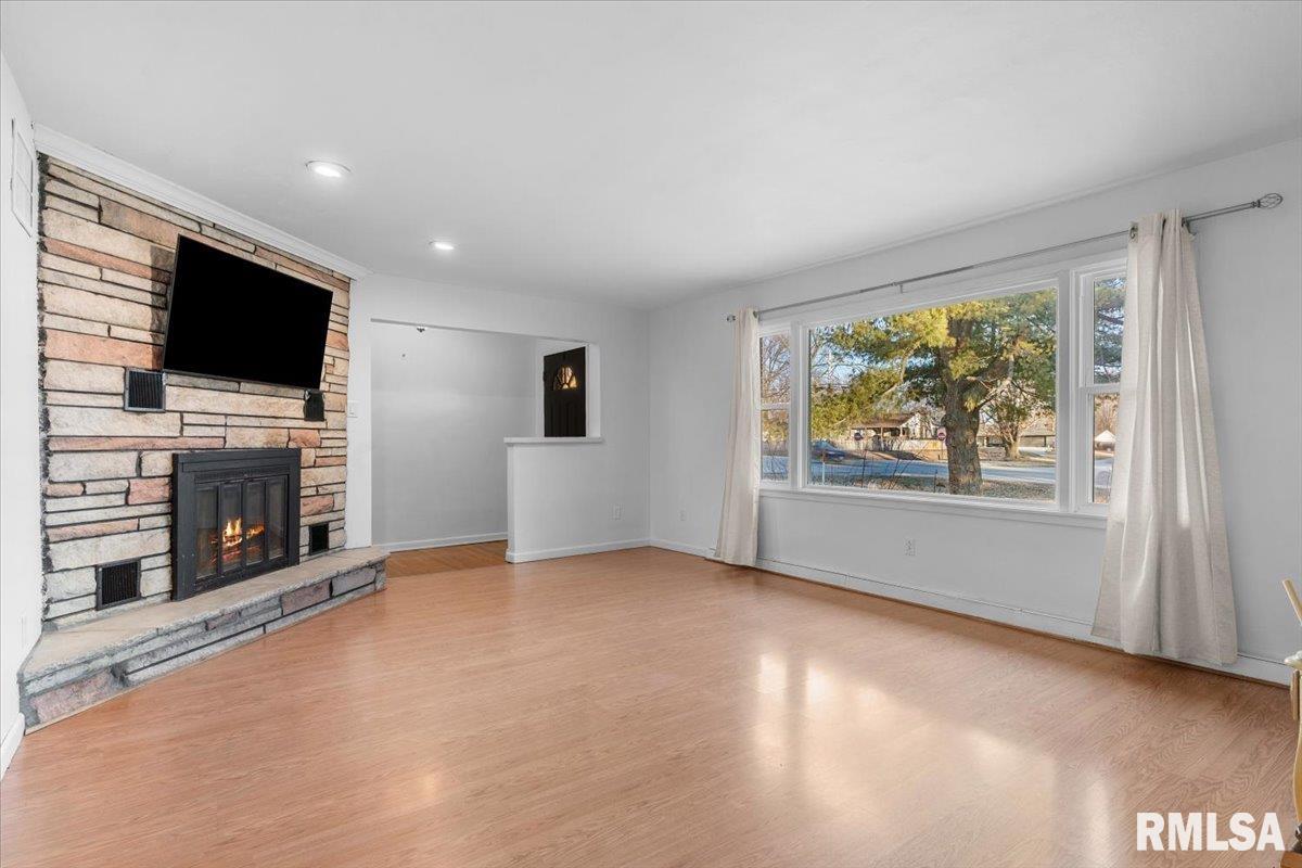 4216 Old Jacksonville Road Springfield, IL 62711 - Photo 6 of 32