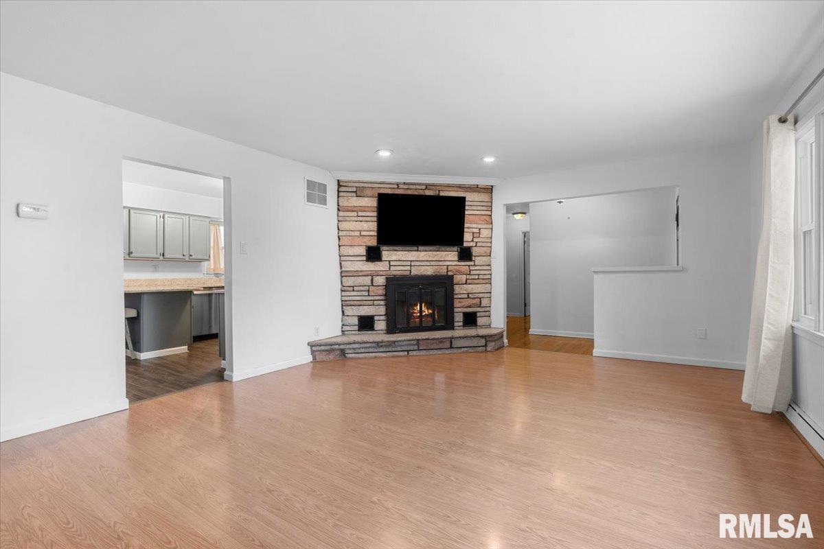 4216 Old Jacksonville Road Springfield, IL 62711 - Photo 7 of 32