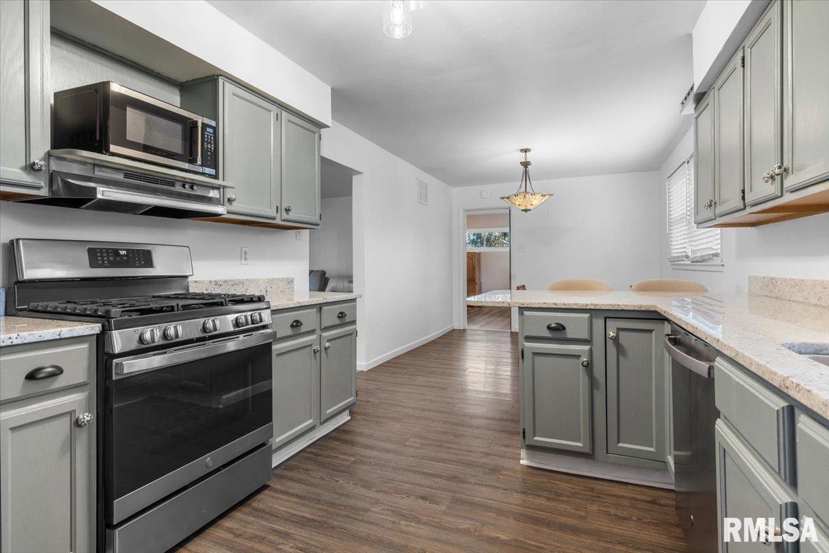 4216 Old Jacksonville Road Springfield, IL 62711 - Photo 9 of 32