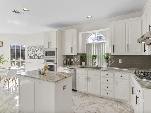 $645,000 | 118 Wentwood Drive, Murphy, TX 75094