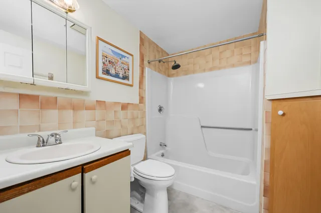 $389,000 | 1160 Phinneys Lane, Unit 2B, Centerville, MA 02632