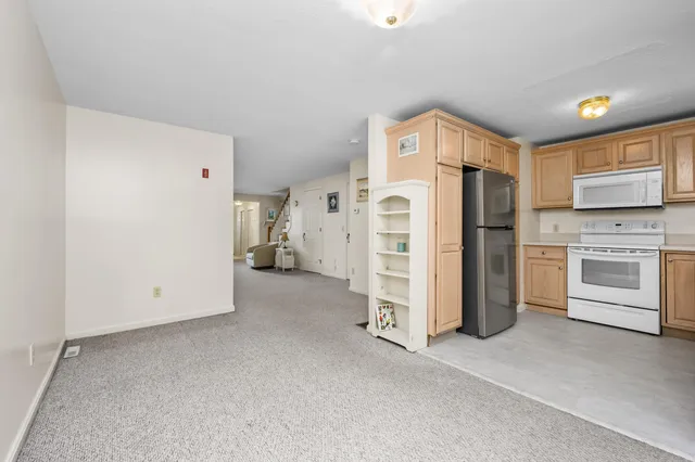 $389,000 | 1160 Phinneys Lane, Unit 2B, Centerville, MA 02632