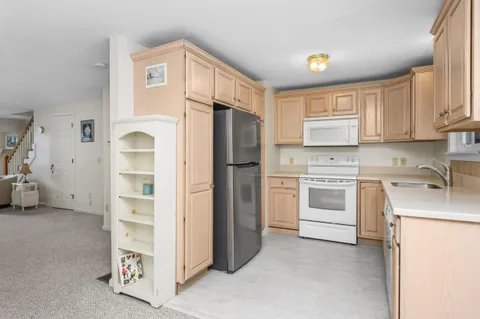 $389,000 | 1160 Phinneys Lane, Unit 2B, Centerville, MA 02632