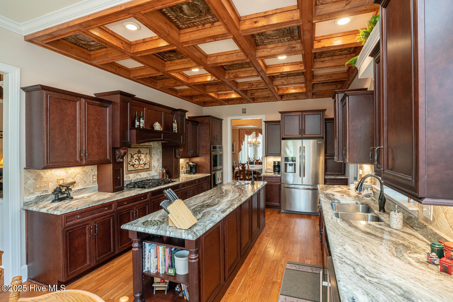 6756 Limerick Place Southwest Ocean Isle Beach, NC 28469 - Photo 22 of 120 Kitchen with large center island
