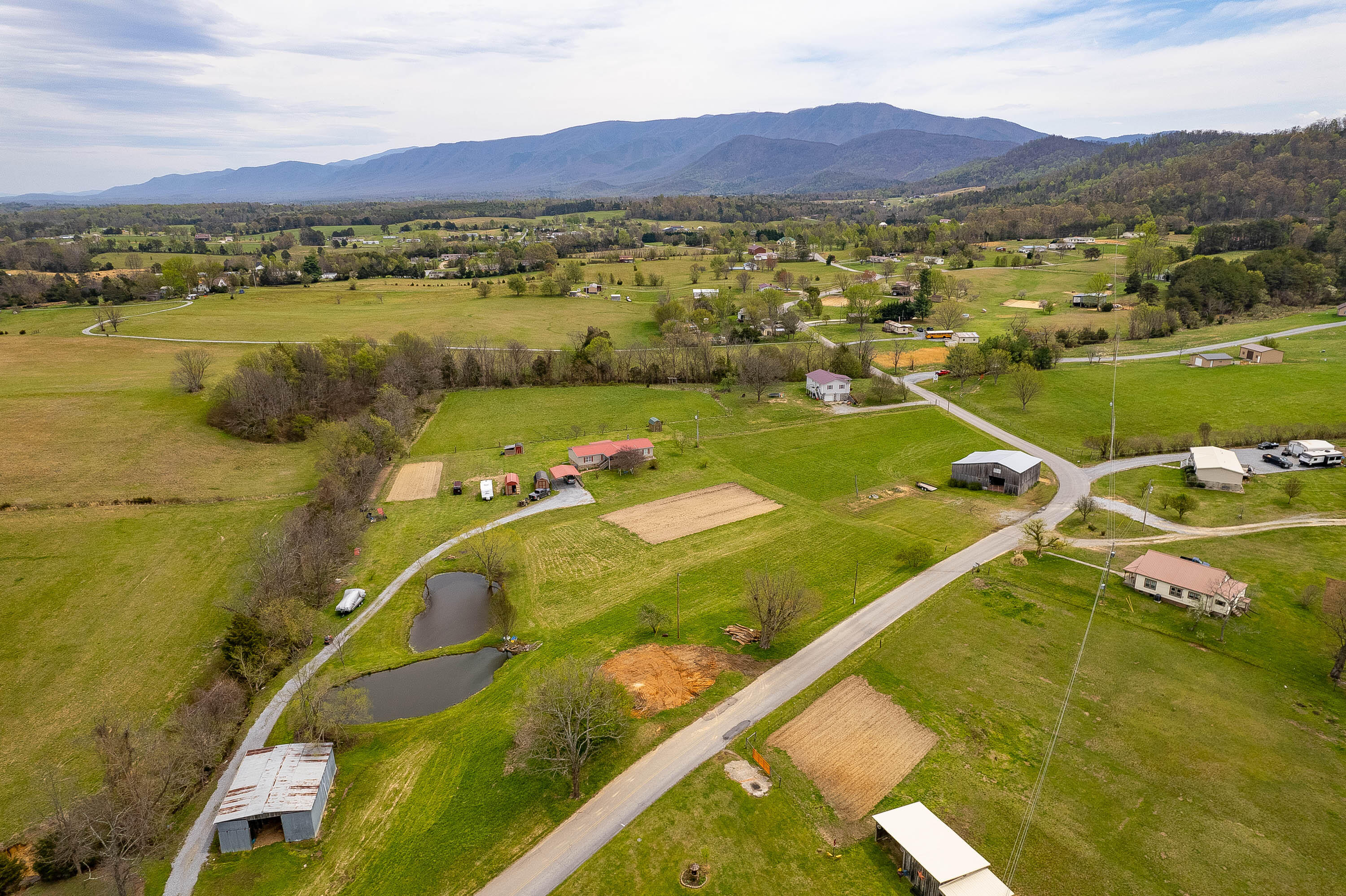 1085 White Sands Road, Unit 34 Greeneville, TN 37743 - Photo 3 of 23 White Sands-5