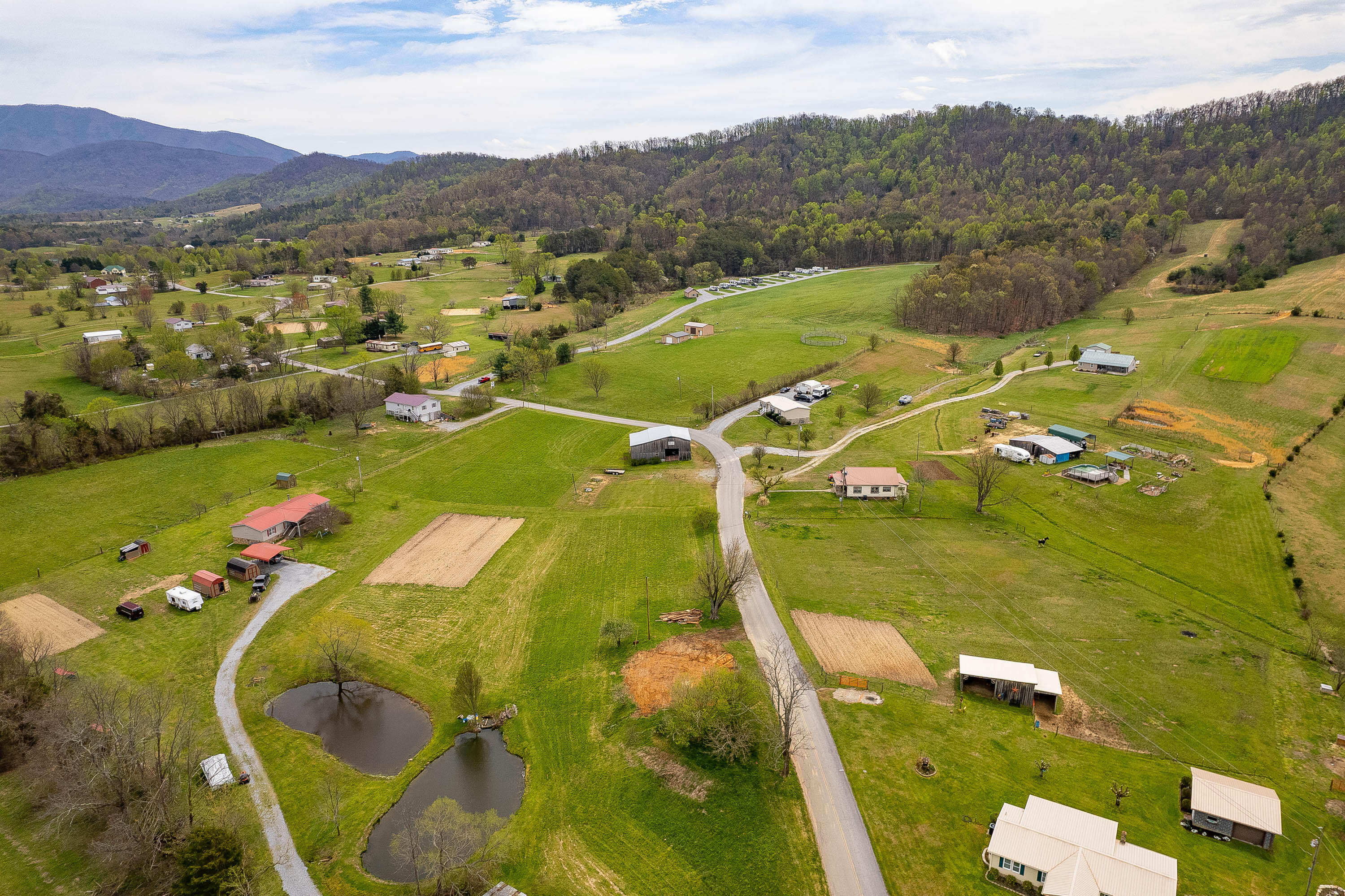 1085 White Sands Road, Unit 34 Greeneville, TN 37743 - Photo 4 of 23 White Sands-6