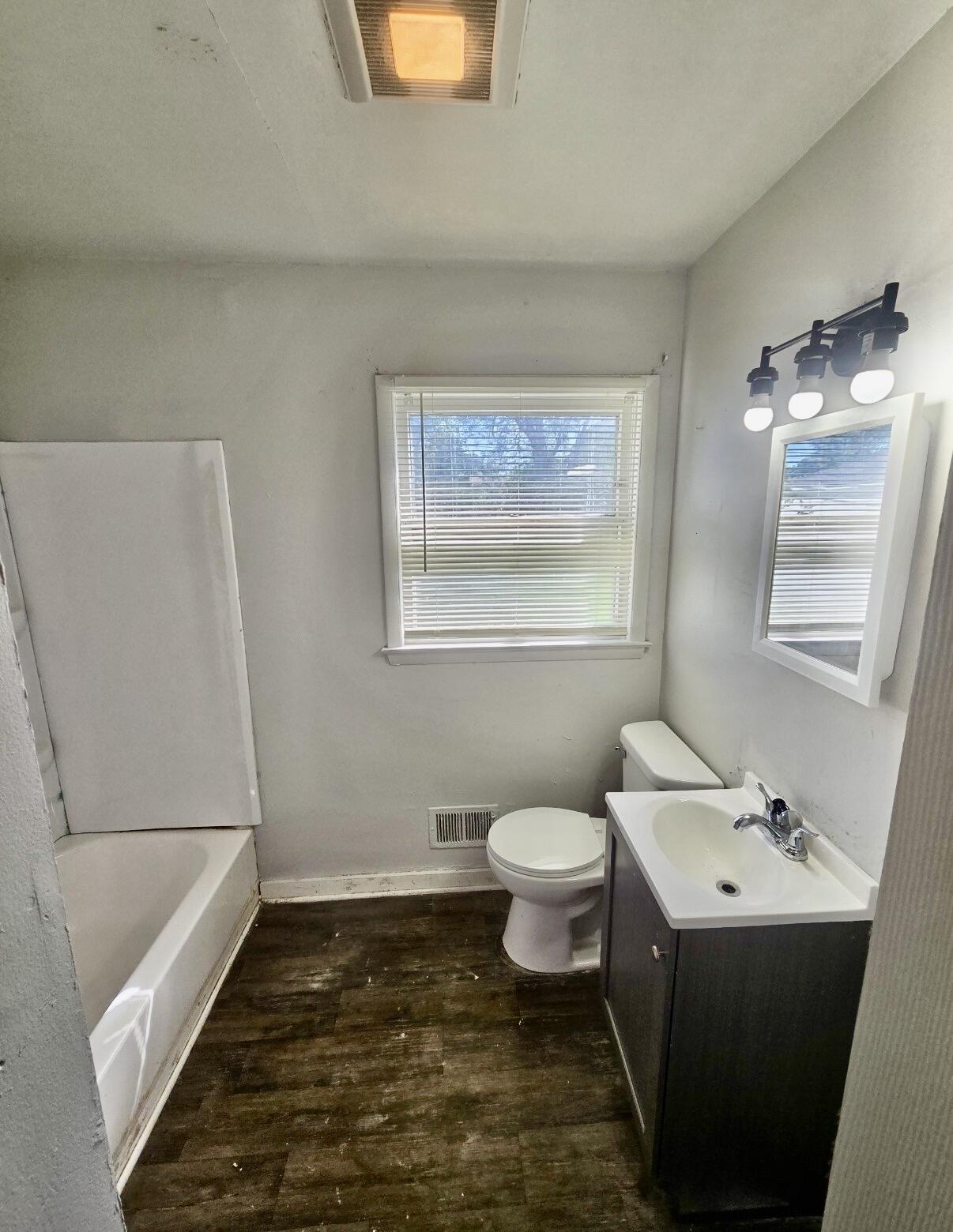 5280 North 65th Street Milwaukee, WI 53218 - Photo 5 of 18 IMG_6844