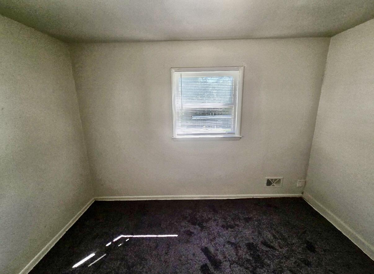 5280 North 65th Street Milwaukee, WI 53218 - Photo 9 of 18 IMG_6833