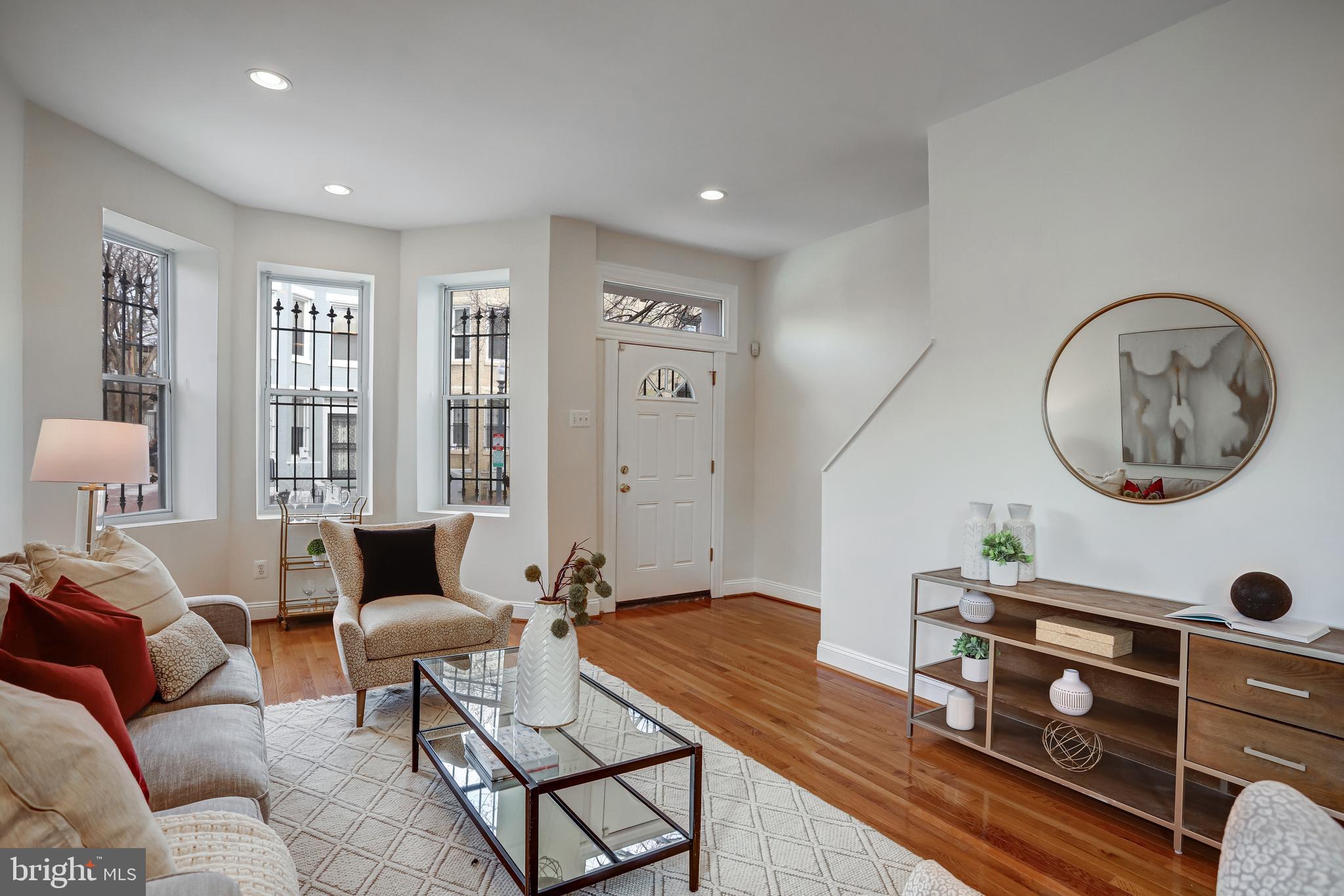 15 Todd Place Northeast Washington, DC 20002 - Photo 3 of 52 Foyer and Alcove