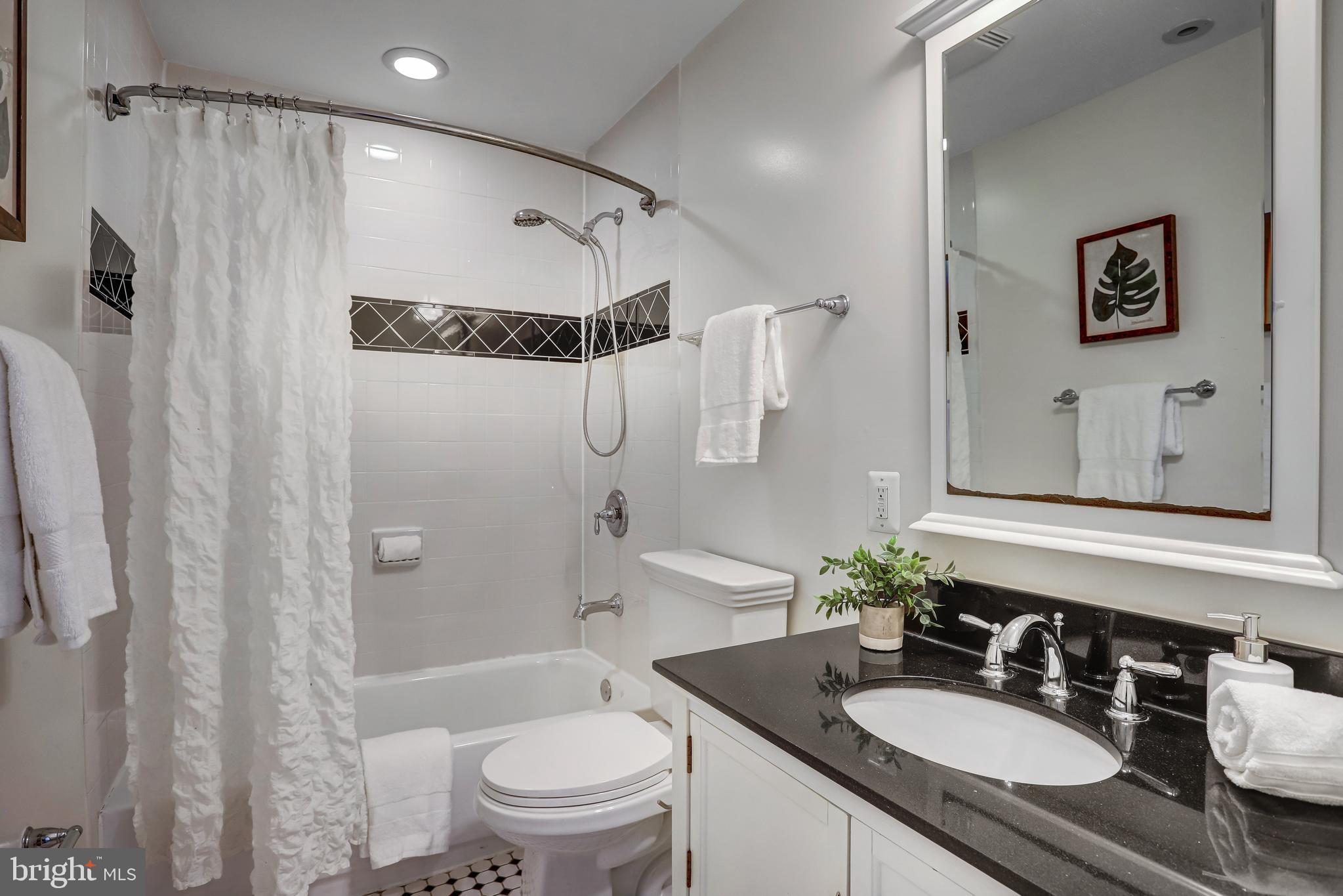 15 Todd Place Northeast Washington, DC 20002 - Photo 32 of 52 Full Hall Bath