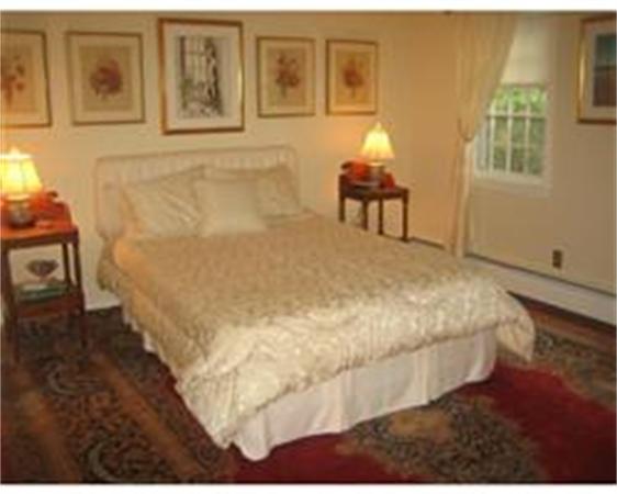 14 Dennett Road Marblehead, MA 01945 - Photo 8 of 15 Gallery Image 8