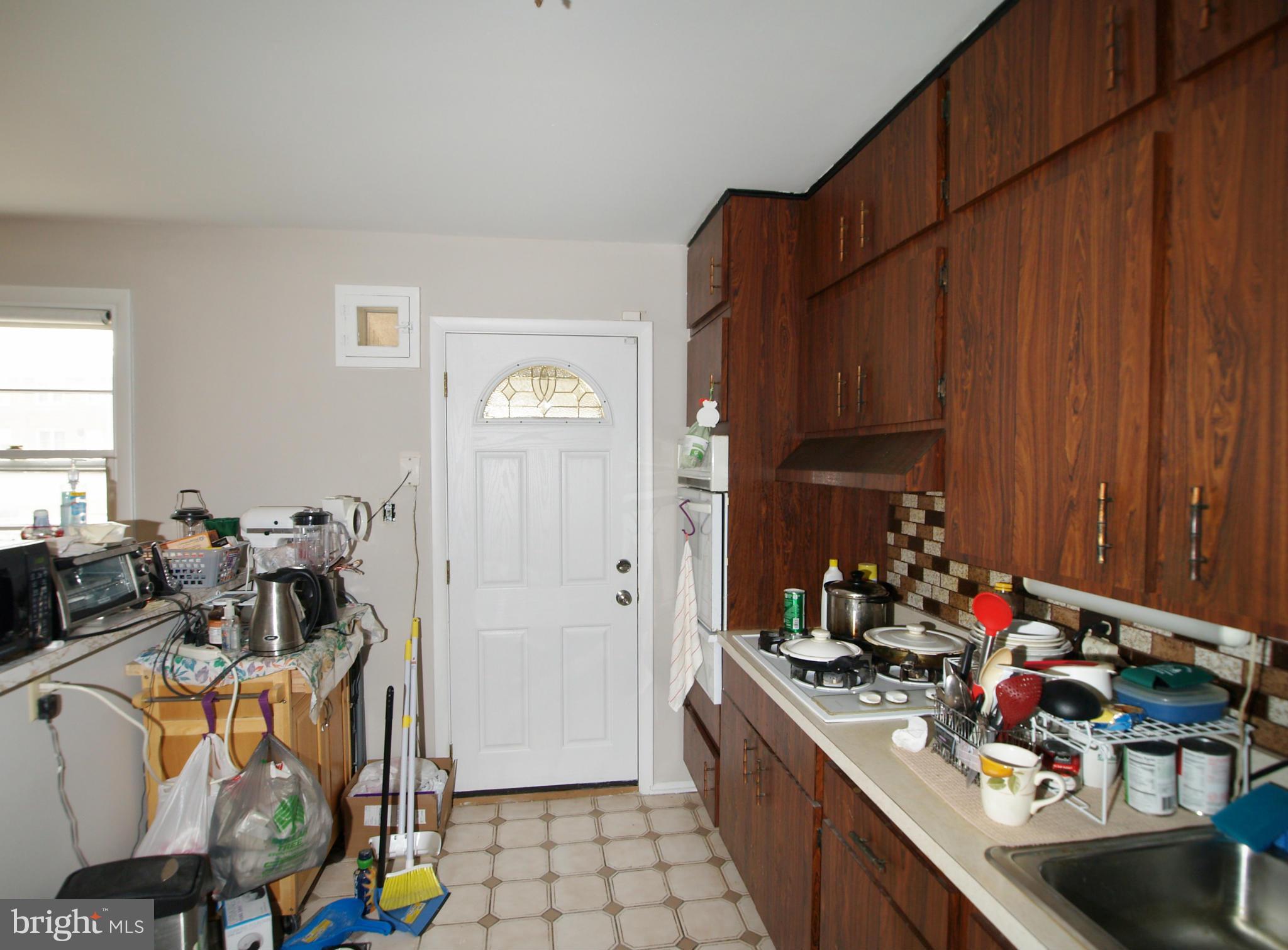 4395 Crest Heights Road Baltimore, MD 21215 - Photo 7 of 26 Kitchen