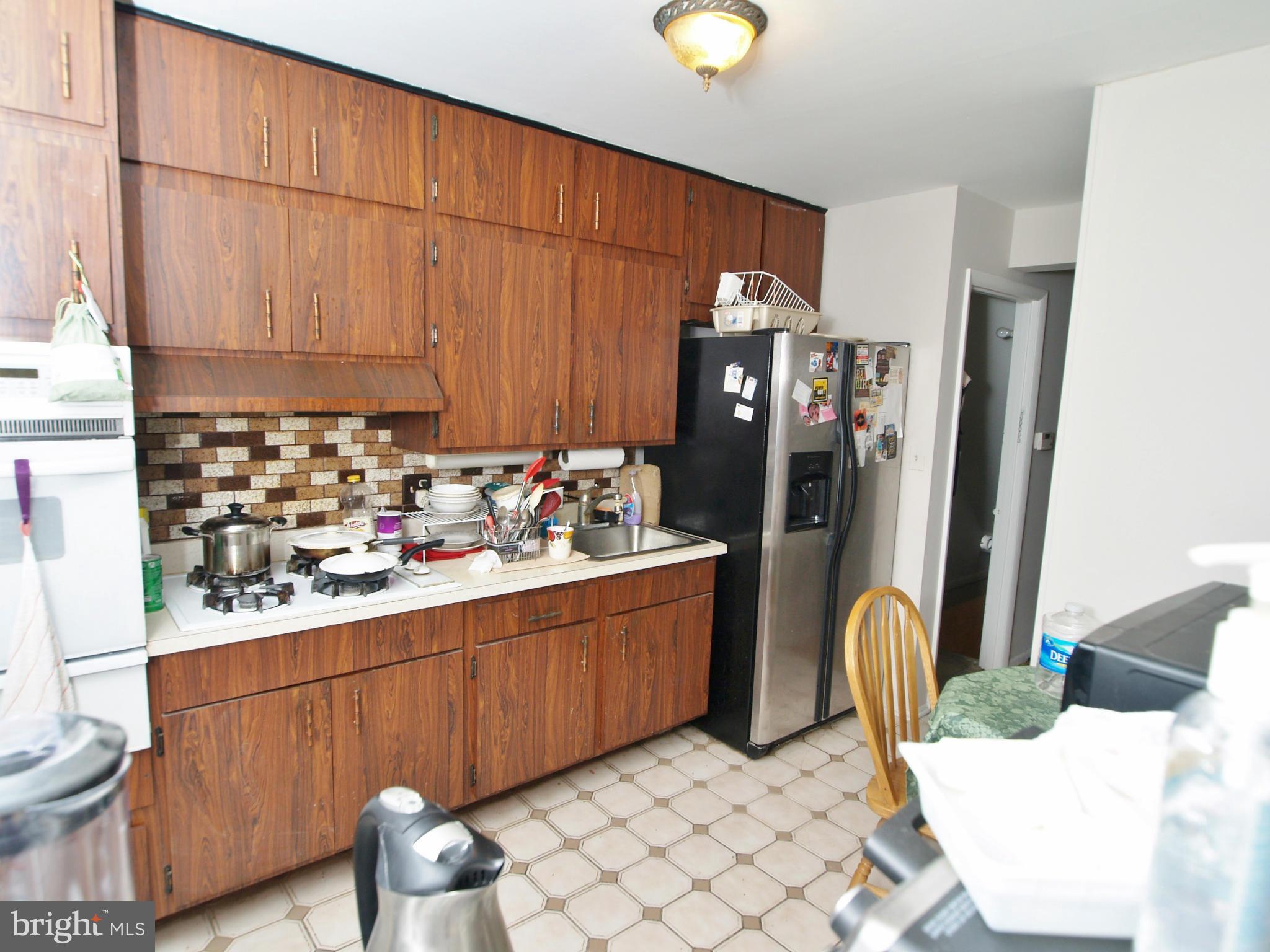4395 Crest Heights Road Baltimore, MD 21215 - Photo 8 of 26 Kitchen