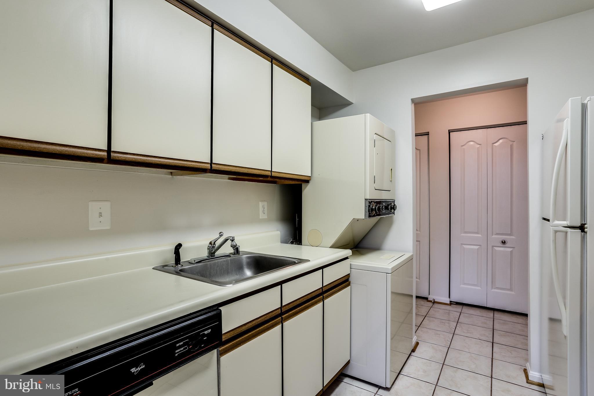8589 Falls Run Road, Unit D Ellicott City, MD 21043 - Photo 6 of 24 Kitchen View into Foyer.