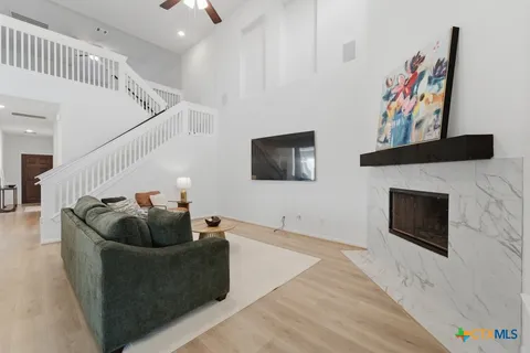$575,000 | 160 Villars Drive, Salado, TX 76571