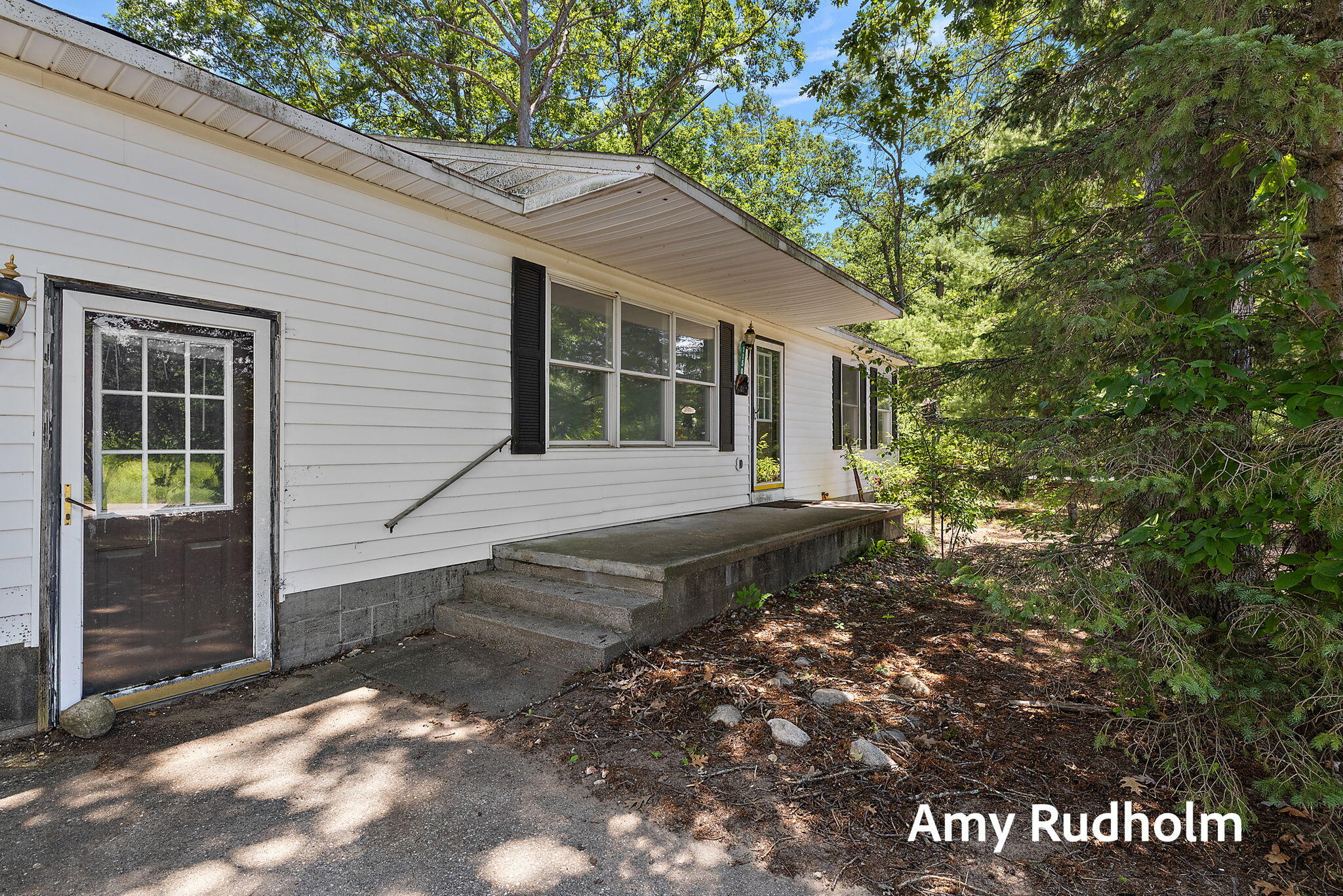 1150 Debaker Road Muskegon, MI 49442 - Photo 4 of 29 7-web-or-mls-1G1A6967