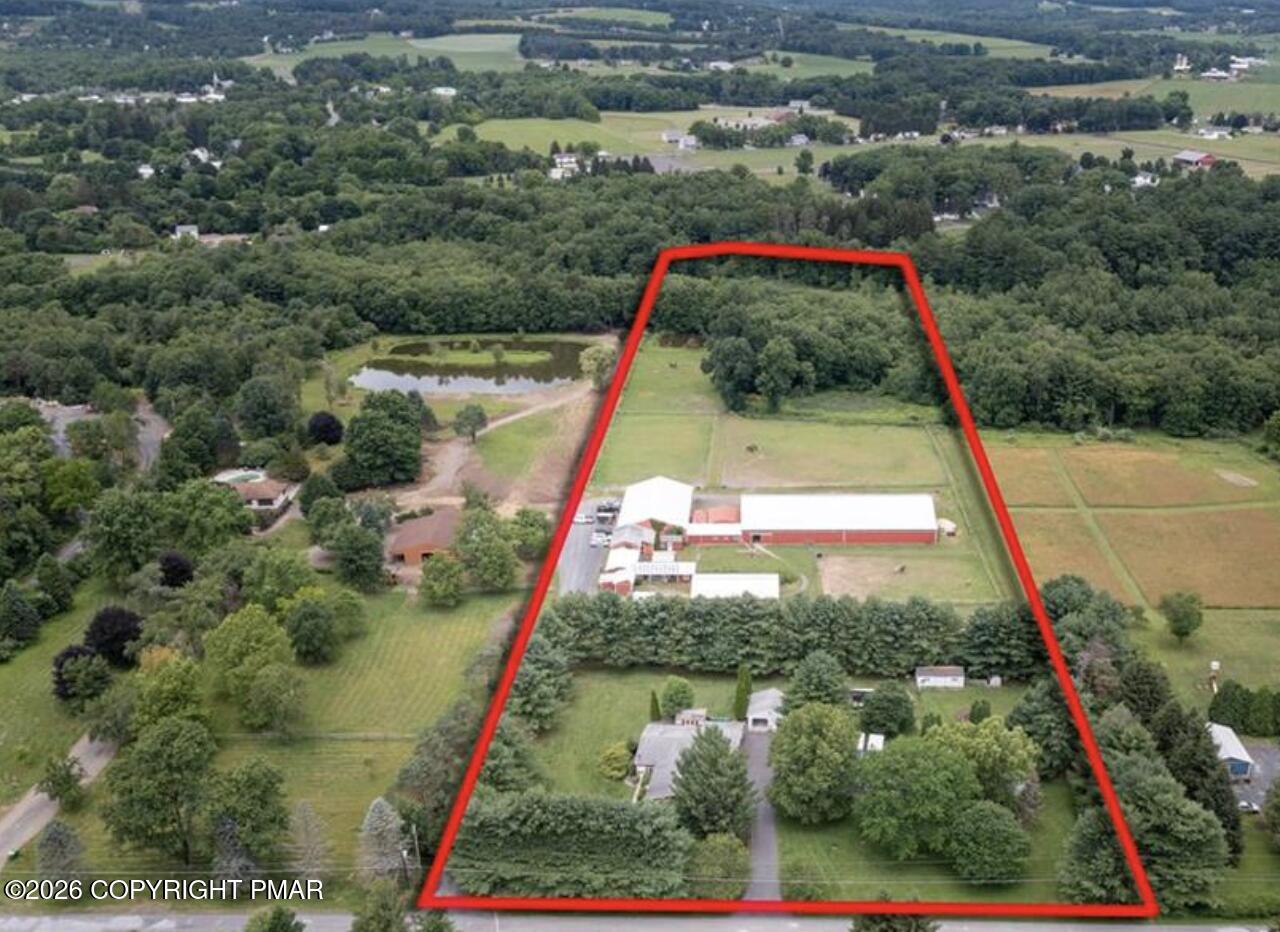 165 Old Stagecoach Road, Unit 3 Gilbert, PA 18331 - Photo 20 of 20 a view of a outdoor space