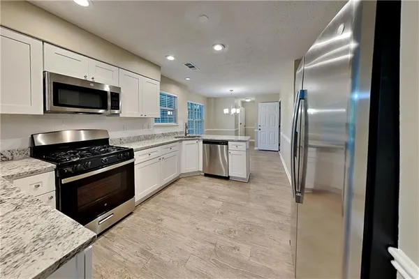 $2,400 | 4220 East Meadow Drive, Duluth, GA 30096